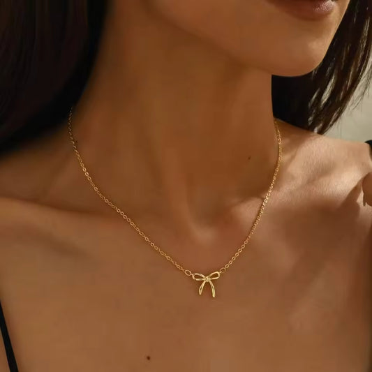 Bow Necklace